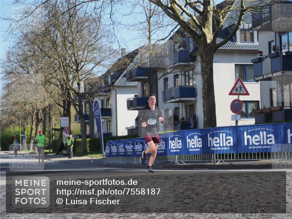 06.04.2025 - 44. Internationalen Wilhelmsburger Insellauf Luisa Fischer http://msf.ph/oto/7558187 06.04.2025 10:22:22 Ziel 4311 meine-sportfotos.de