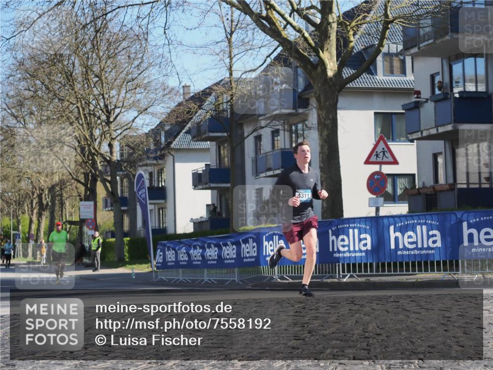 06.04.2025 - 44. Internationalen Wilhelmsburger Insellauf Luisa Fischer http://msf.ph/oto/7558192 06.04.2025 10:22:23 Ziel 4311 meine-sportfotos.de