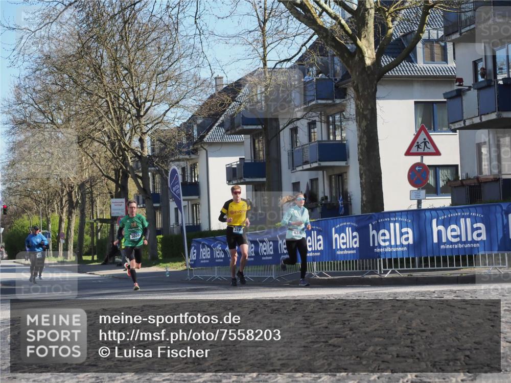 06.04.2025 - 44. Internationalen Wilhelmsburger Insellauf Luisa Fischer http://msf.ph/oto/7558203 06.04.2025 10:22:35 Ziel 3020, 3185, 4378 meine-sportfotos.de