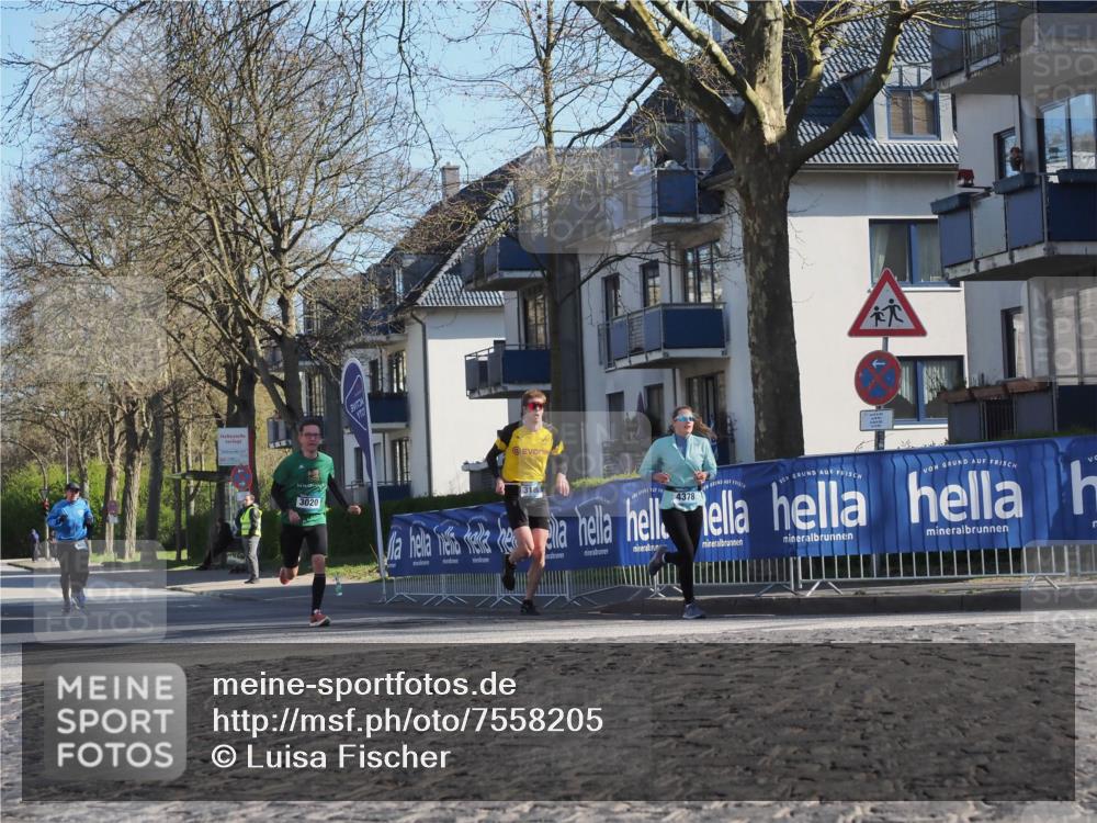 06.04.2025 - 44. Internationalen Wilhelmsburger Insellauf Luisa Fischer http://msf.ph/oto/7558205 06.04.2025 10:22:35 Ziel 3020, 318, 4378 meine-sportfotos.de