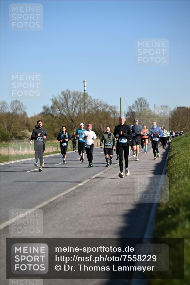 06.04.2025 - 44. Internationalen Wilhelmsburger Insellauf Dr. Thomas Lammeyer http://msf.ph/oto/7558229 06.04.2025 09:34:21 Laufen 3495, 379, 4538, 4538, 4599, 3665 meine-sportfotos.de