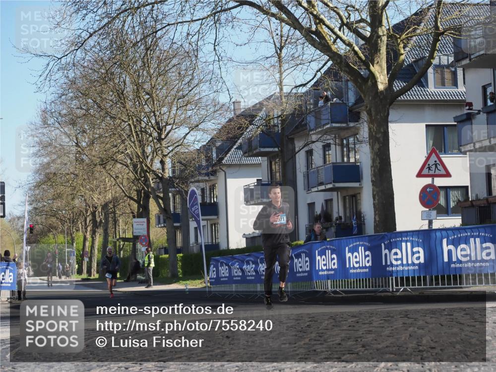 06.04.2025 - 44. Internationalen Wilhelmsburger Insellauf Luisa Fischer http://msf.ph/oto/7558240 06.04.2025 10:22:50 Ziel 71 meine-sportfotos.de