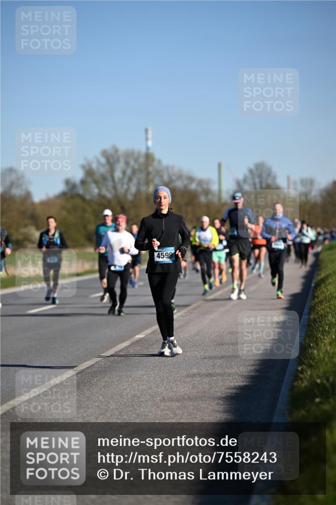 06.04.2025 - 44. Internationalen Wilhelmsburger Insellauf Dr. Thomas Lammeyer http://msf.ph/oto/7558243 06.04.2025 09:34:24 Laufen 4599 meine-sportfotos.de