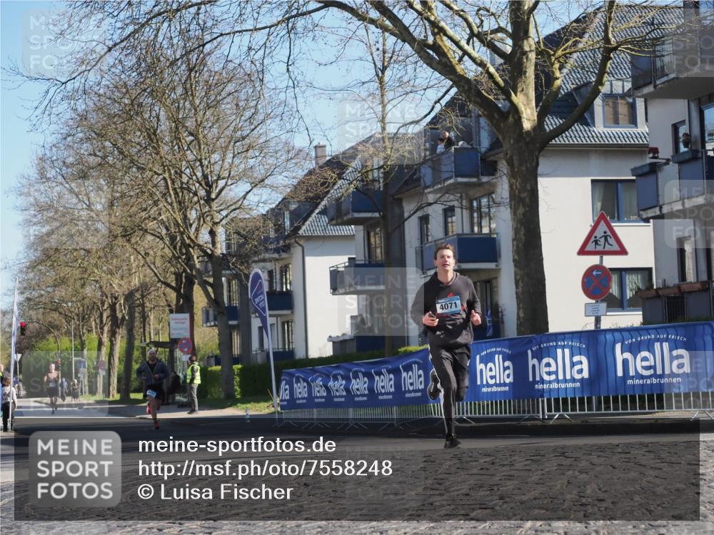 06.04.2025 - 44. Internationalen Wilhelmsburger Insellauf Luisa Fischer http://msf.ph/oto/7558248 06.04.2025 10:22:50 Ziel 4071 meine-sportfotos.de