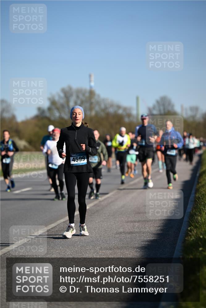 06.04.2025 - 44. Internationalen Wilhelmsburger Insellauf Dr. Thomas Lammeyer http://msf.ph/oto/7558251 06.04.2025 09:34:25 Laufen 4599 meine-sportfotos.de
