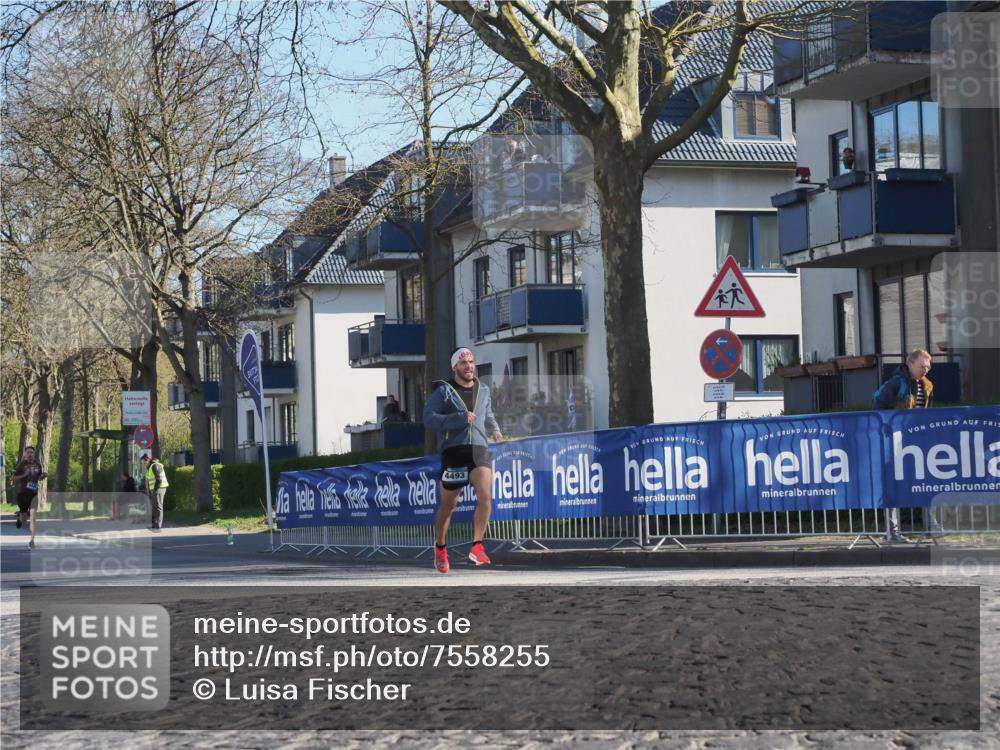 06.04.2025 - 44. Internationalen Wilhelmsburger Insellauf Luisa Fischer http://msf.ph/oto/7558255 06.04.2025 10:22:55 Ziel 4493 meine-sportfotos.de