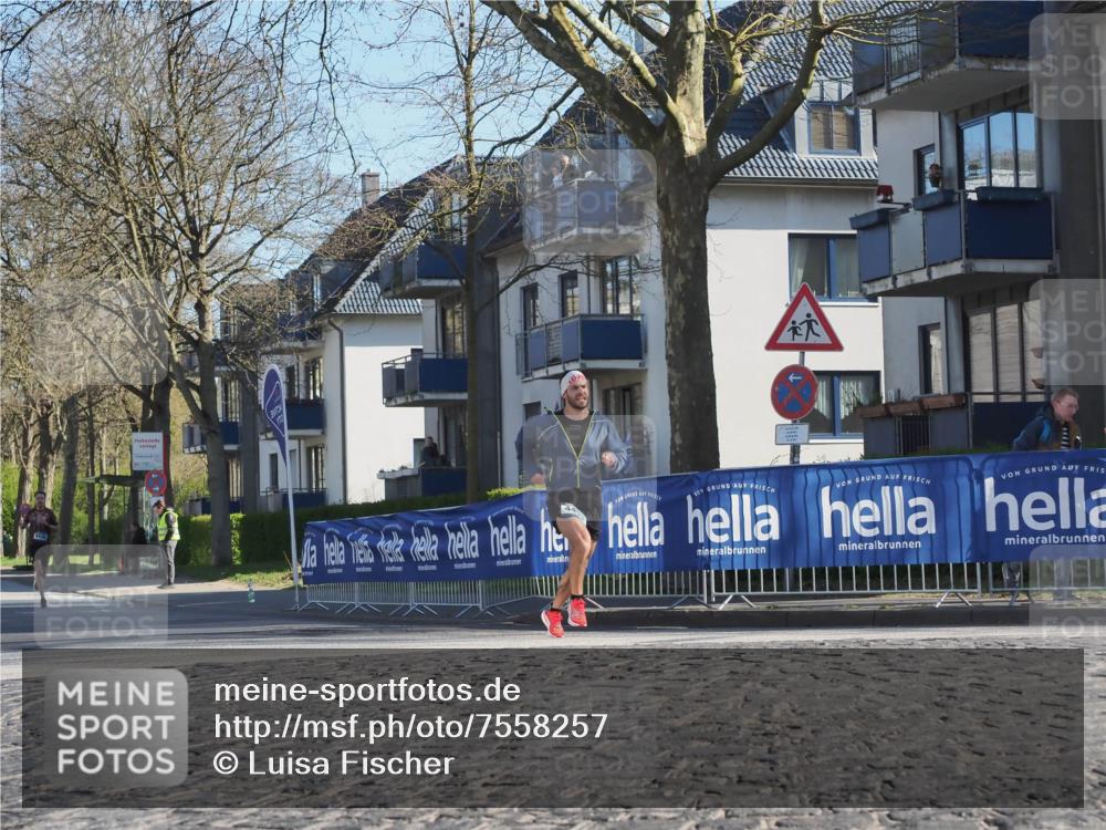 06.04.2025 - 44. Internationalen Wilhelmsburger Insellauf Luisa Fischer http://msf.ph/oto/7558257 06.04.2025 10:22:55 Ziel 44 meine-sportfotos.de