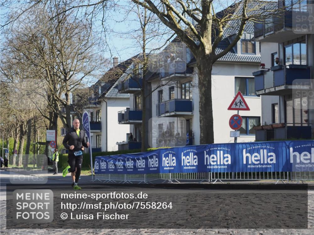 06.04.2025 - 44. Internationalen Wilhelmsburger Insellauf Luisa Fischer http://msf.ph/oto/7558264 06.04.2025 10:23:00 Ziel 4496 meine-sportfotos.de