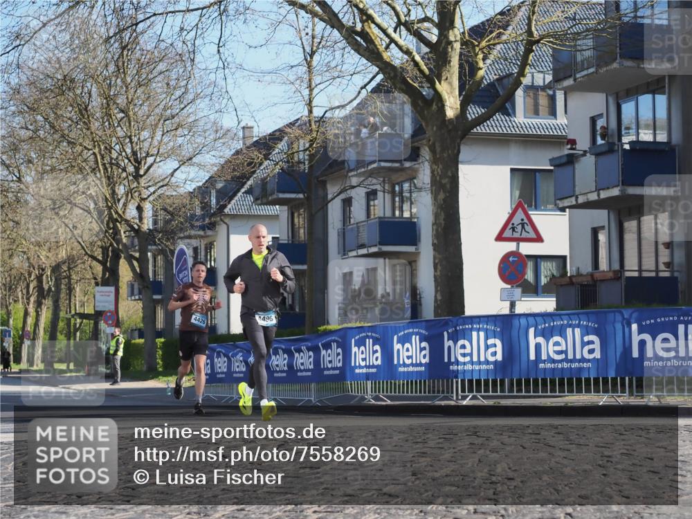 06.04.2025 - 44. Internationalen Wilhelmsburger Insellauf Luisa Fischer http://msf.ph/oto/7558269 06.04.2025 10:23:01 Ziel 4426, 4496 meine-sportfotos.de