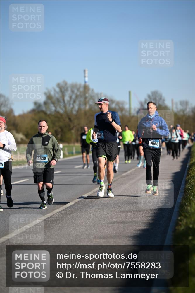 06.04.2025 - 44. Internationalen Wilhelmsburger Insellauf Dr. Thomas Lammeyer http://msf.ph/oto/7558283 06.04.2025 09:34:27 Laufen 9, 4538, 3489, 3665 meine-sportfotos.de