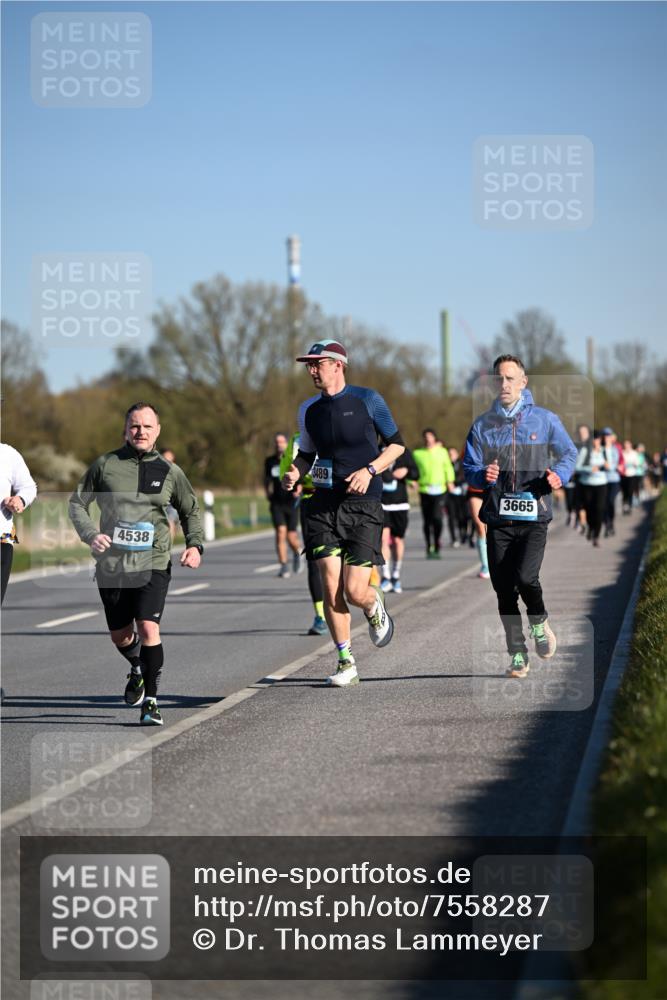 06.04.2025 - 44. Internationalen Wilhelmsburger Insellauf Dr. Thomas Lammeyer http://msf.ph/oto/7558287 06.04.2025 09:34:28 Laufen 4538, 3489, 3665 meine-sportfotos.de