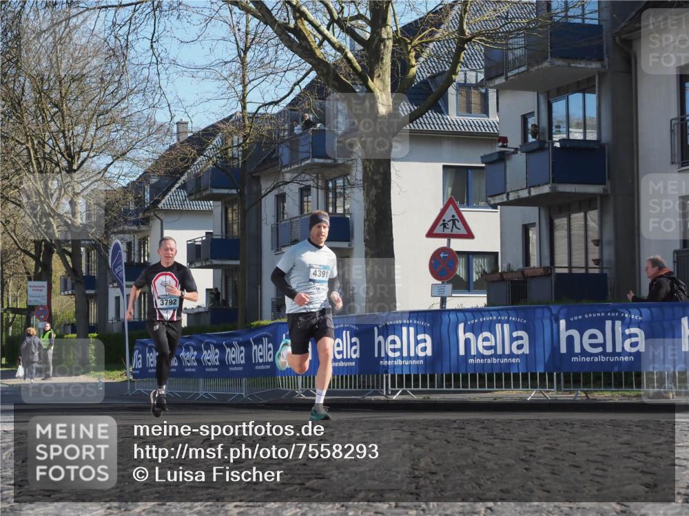 06.04.2025 - 44. Internationalen Wilhelmsburger Insellauf Luisa Fischer http://msf.ph/oto/7558293 06.04.2025 10:23:17 Ziel 3792, 4391 meine-sportfotos.de
