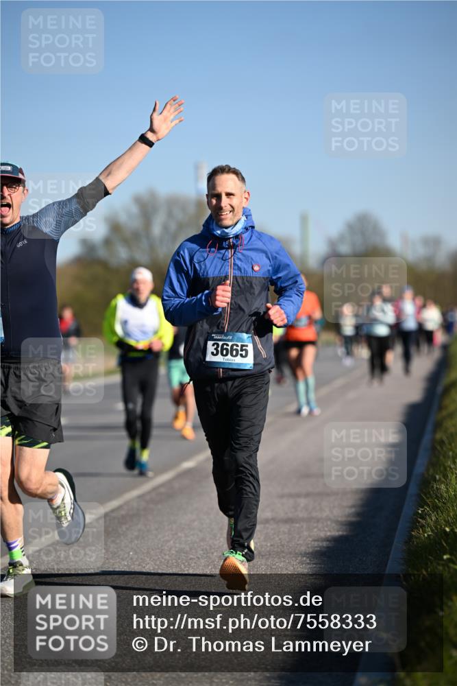 06.04.2025 - 44. Internationalen Wilhelmsburger Insellauf Dr. Thomas Lammeyer http://msf.ph/oto/7558333 06.04.2025 09:34:31 Laufen 3665 meine-sportfotos.de