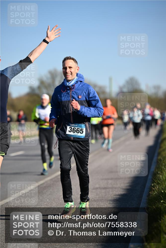 06.04.2025 - 44. Internationalen Wilhelmsburger Insellauf Dr. Thomas Lammeyer http://msf.ph/oto/7558338 06.04.2025 09:34:31 Laufen 3665 meine-sportfotos.de