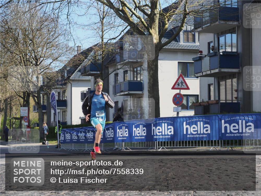 06.04.2025 - 44. Internationalen Wilhelmsburger Insellauf Luisa Fischer http://msf.ph/oto/7558339 06.04.2025 10:23:47 Ziel 4322 meine-sportfotos.de