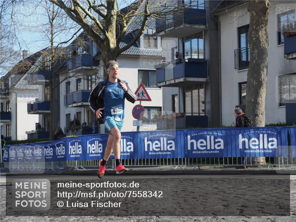 06.04.2025 - 44. Internationalen Wilhelmsburger Insellauf Luisa Fischer http://msf.ph/oto/7558342 06.04.2025 10:23:48 Ziel 4322 meine-sportfotos.de