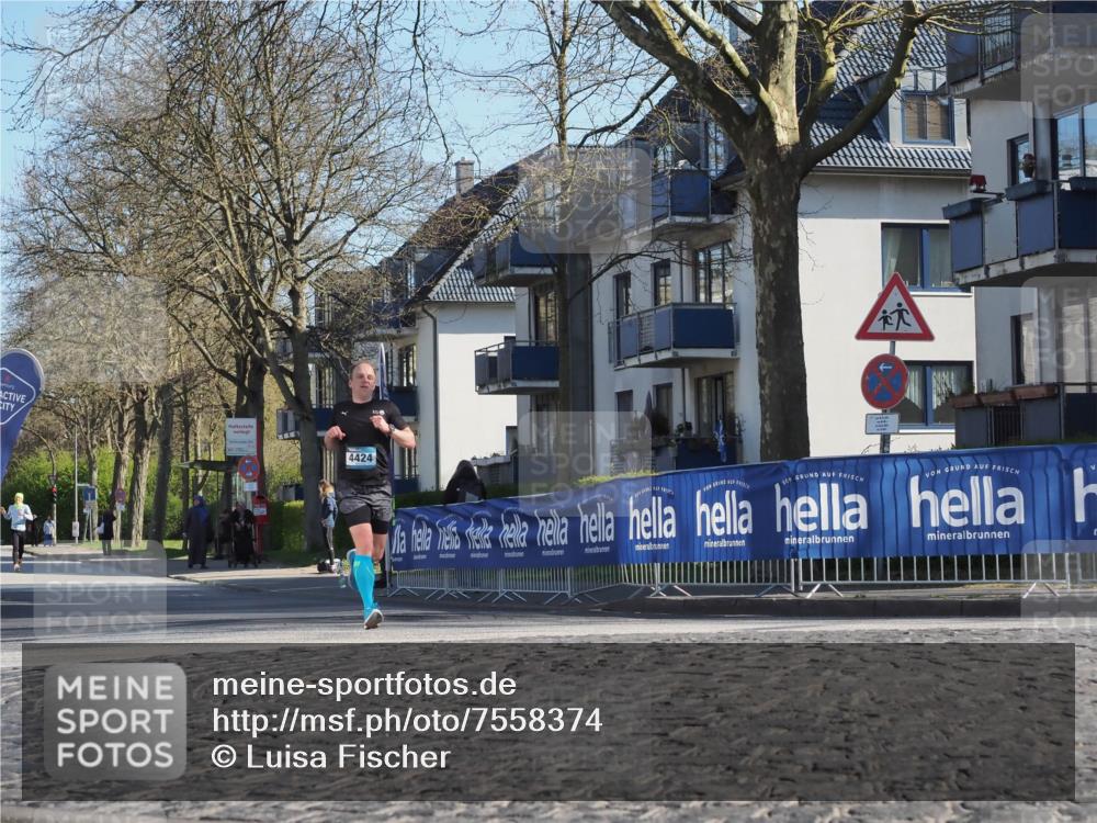 06.04.2025 - 44. Internationalen Wilhelmsburger Insellauf Luisa Fischer http://msf.ph/oto/7558374 06.04.2025 10:24:03 Ziel 4424 meine-sportfotos.de