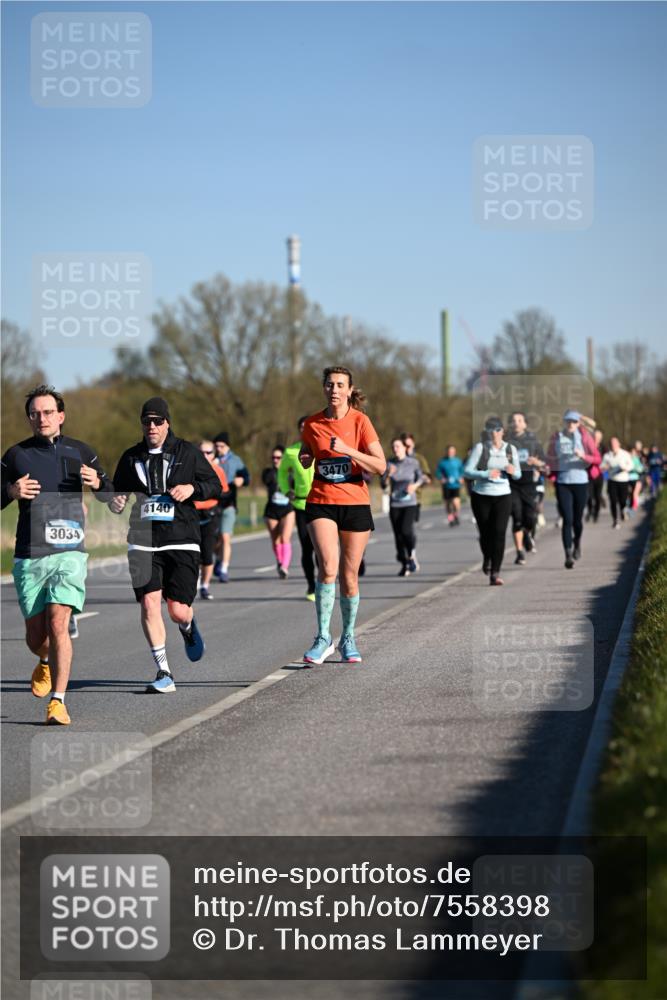 06.04.2025 - 44. Internationalen Wilhelmsburger Insellauf Dr. Thomas Lammeyer http://msf.ph/oto/7558398 06.04.2025 09:34:34 Laufen 3034, 4140, 3470 meine-sportfotos.de