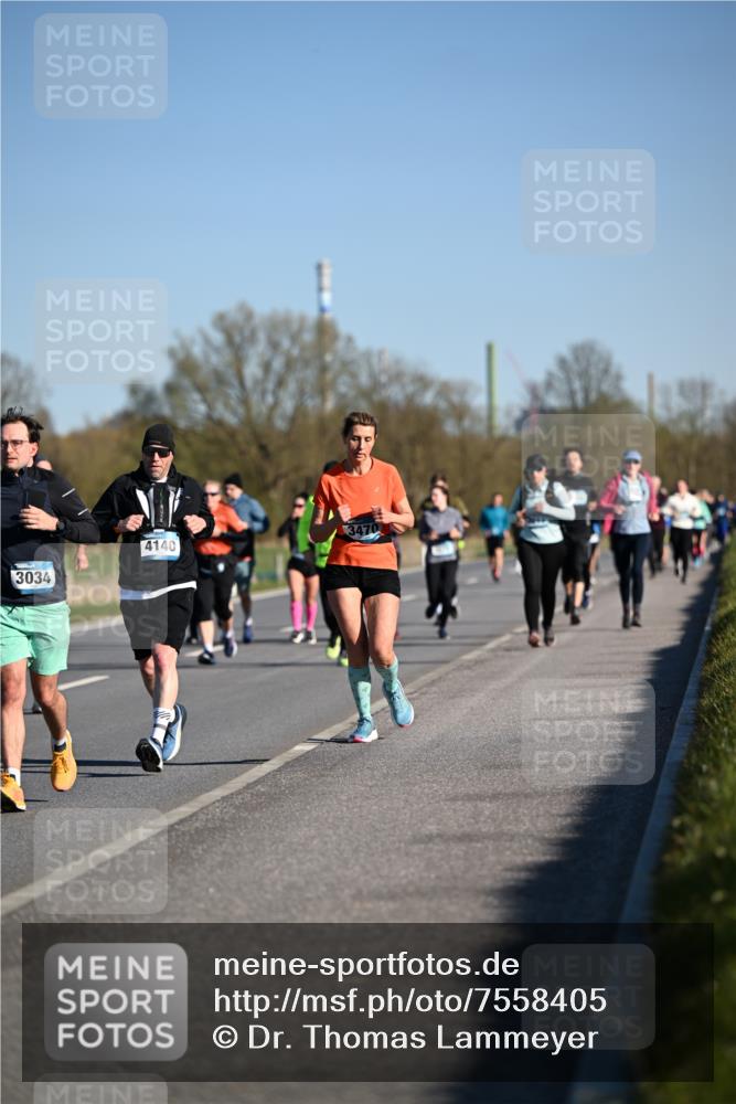 06.04.2025 - 44. Internationalen Wilhelmsburger Insellauf Dr. Thomas Lammeyer http://msf.ph/oto/7558405 06.04.2025 09:34:34 Laufen 3034, 4140, 3470 meine-sportfotos.de