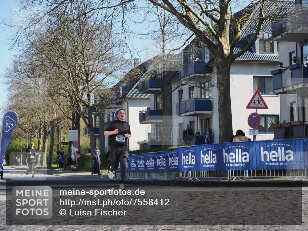 06.04.2025 - 44. Internationalen Wilhelmsburger Insellauf Luisa Fischer http://msf.ph/oto/7558412 06.04.2025 10:24:18 Ziel 3294 meine-sportfotos.de