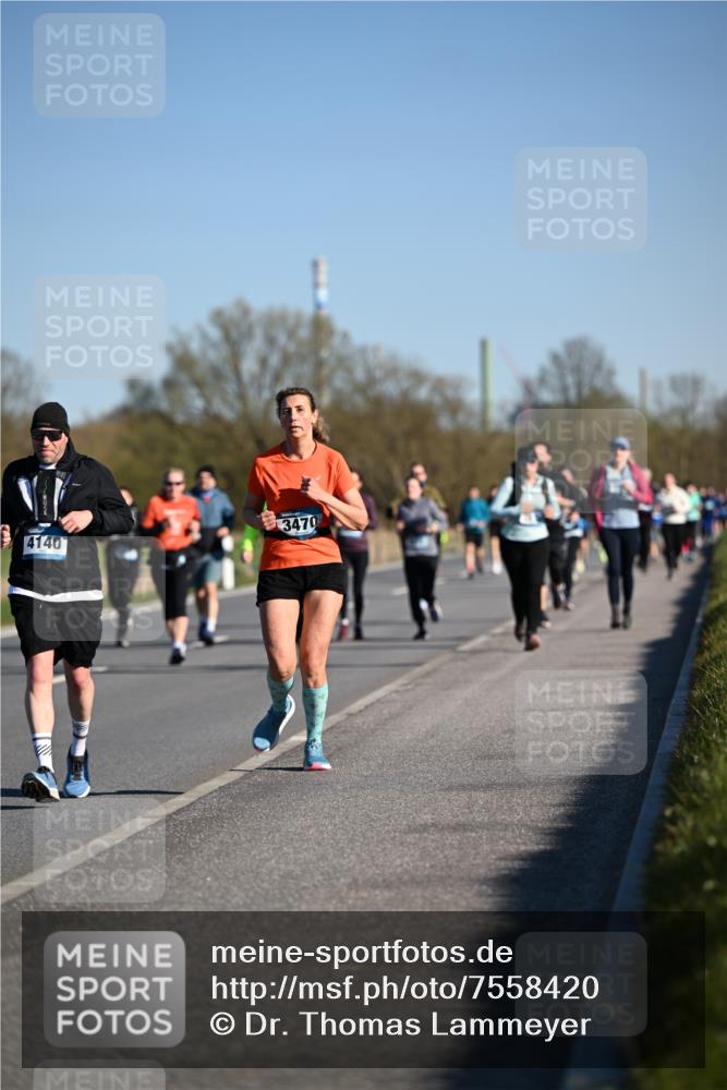 06.04.2025 - 44. Internationalen Wilhelmsburger Insellauf Dr. Thomas Lammeyer http://msf.ph/oto/7558420 06.04.2025 09:34:35 Laufen 3470, 4140 meine-sportfotos.de