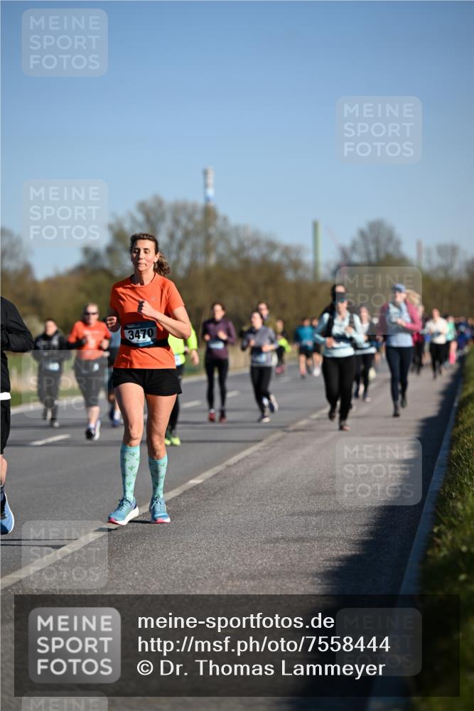 06.04.2025 - 44. Internationalen Wilhelmsburger Insellauf Dr. Thomas Lammeyer http://msf.ph/oto/7558444 06.04.2025 09:34:36 Laufen 3470 meine-sportfotos.de