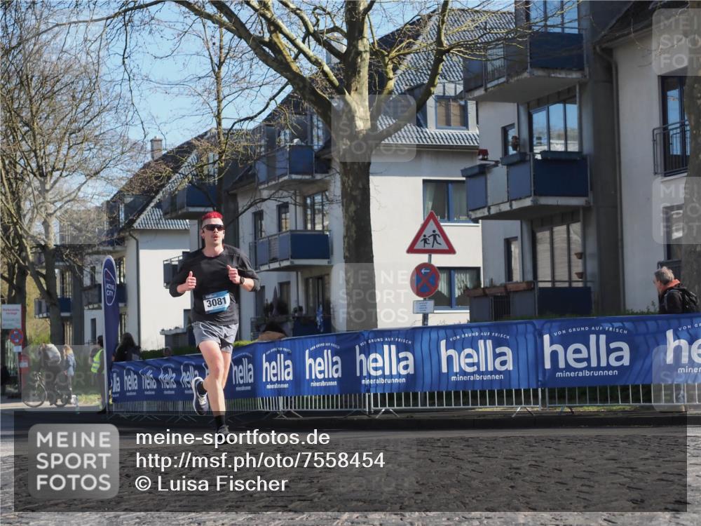 06.04.2025 - 44. Internationalen Wilhelmsburger Insellauf Luisa Fischer http://msf.ph/oto/7558454 06.04.2025 10:24:23 Ziel 3081 meine-sportfotos.de