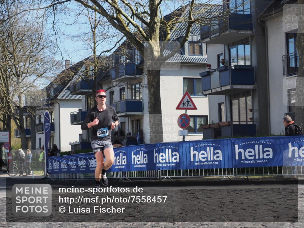 06.04.2025 - 44. Internationalen Wilhelmsburger Insellauf Luisa Fischer http://msf.ph/oto/7558457 06.04.2025 10:24:24 Ziel 3081 meine-sportfotos.de