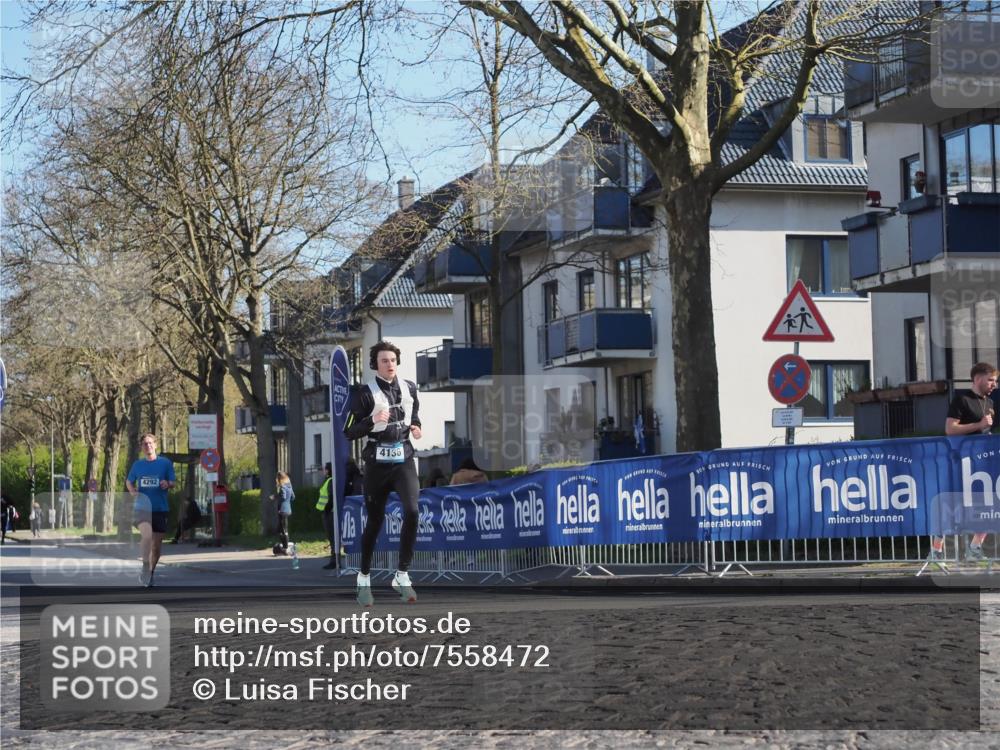 06.04.2025 - 44. Internationalen Wilhelmsburger Insellauf Luisa Fischer http://msf.ph/oto/7558472 06.04.2025 10:24:30 Ziel 4292, 4136 meine-sportfotos.de