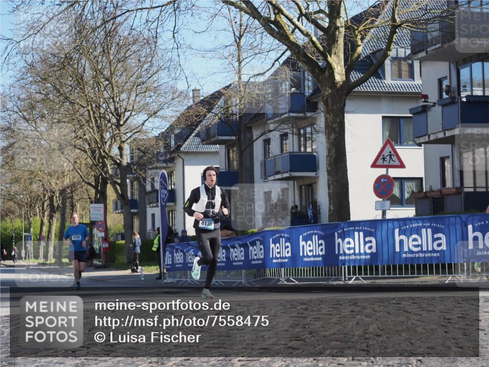 06.04.2025 - 44. Internationalen Wilhelmsburger Insellauf Luisa Fischer http://msf.ph/oto/7558475 06.04.2025 10:24:30 Ziel 4292, 4136 meine-sportfotos.de
