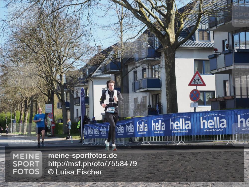 06.04.2025 - 44. Internationalen Wilhelmsburger Insellauf Luisa Fischer http://msf.ph/oto/7558479 06.04.2025 10:24:30 Ziel 292, 4136 meine-sportfotos.de