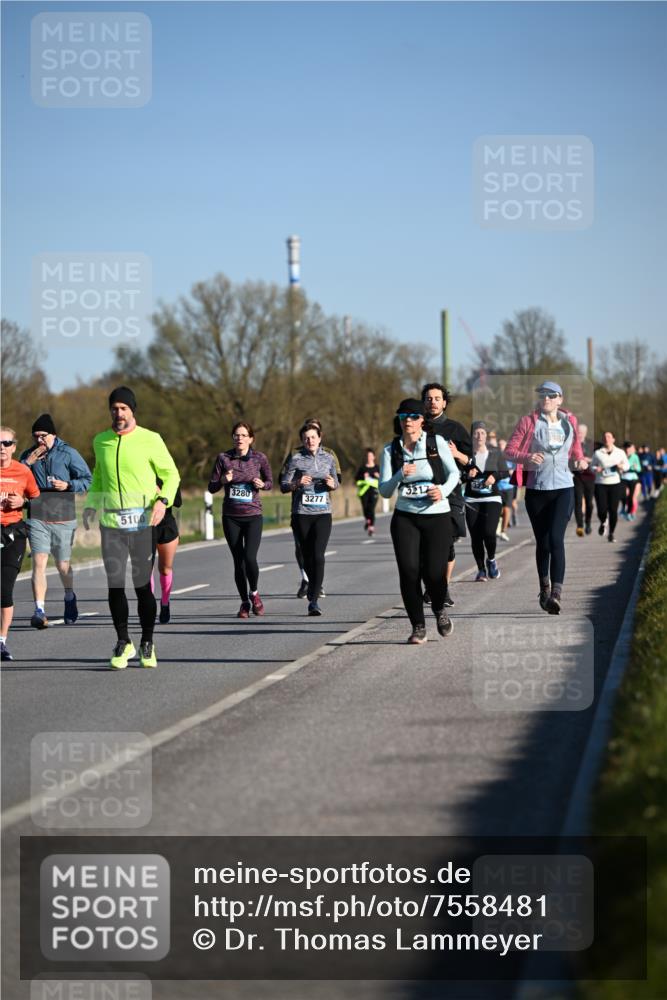06.04.2025 - 44. Internationalen Wilhelmsburger Insellauf Dr. Thomas Lammeyer http://msf.ph/oto/7558481 06.04.2025 09:34:38 Laufen 3280, 3277, 5100, 3217 meine-sportfotos.de