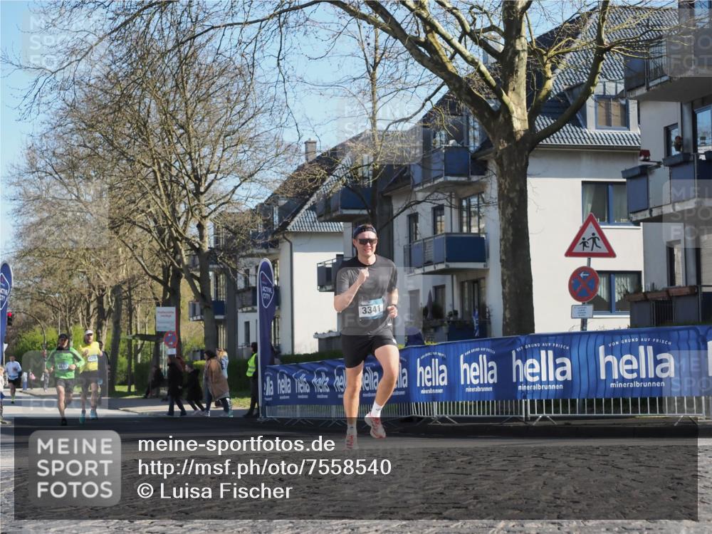 06.04.2025 - 44. Internationalen Wilhelmsburger Insellauf Luisa Fischer http://msf.ph/oto/7558540 06.04.2025 10:24:44 Ziel 46172, 4206, 3341 meine-sportfotos.de