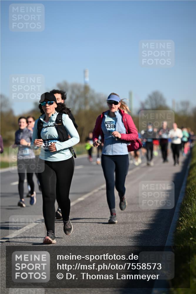 06.04.2025 - 44. Internationalen Wilhelmsburger Insellauf Dr. Thomas Lammeyer http://msf.ph/oto/7558573 06.04.2025 09:34:43 Laufen 438 meine-sportfotos.de