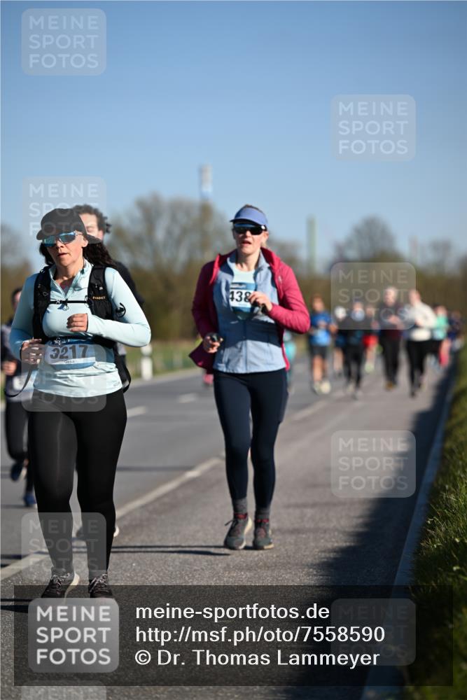 06.04.2025 - 44. Internationalen Wilhelmsburger Insellauf Dr. Thomas Lammeyer http://msf.ph/oto/7558590 06.04.2025 09:34:44 Laufen 3217, 438 meine-sportfotos.de
