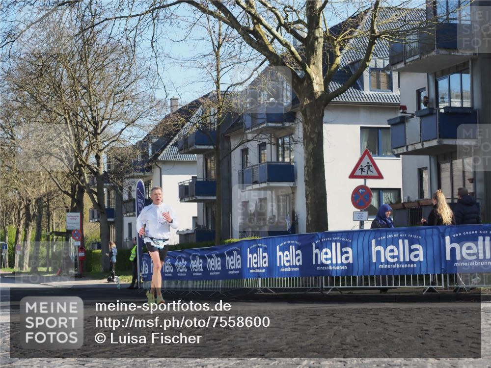 06.04.2025 - 44. Internationalen Wilhelmsburger Insellauf Luisa Fischer http://msf.ph/oto/7558600 06.04.2025 10:24:55 Ziel 382 meine-sportfotos.de