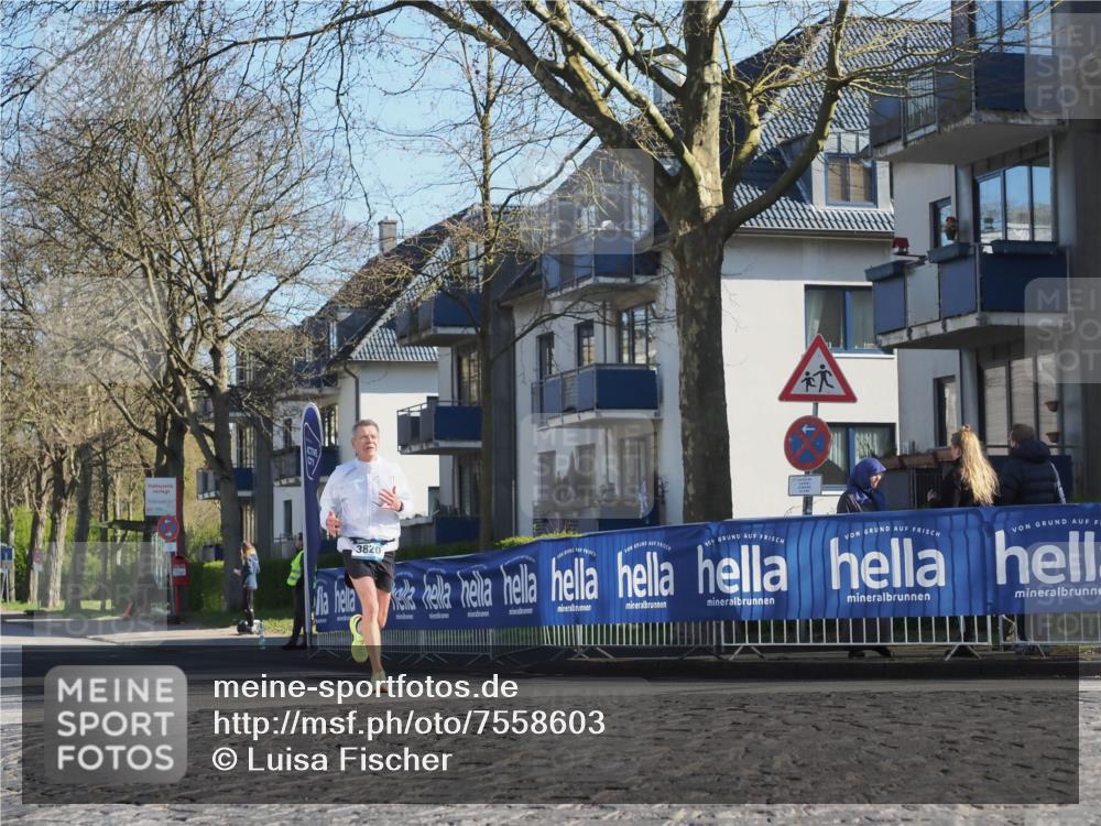 06.04.2025 - 44. Internationalen Wilhelmsburger Insellauf Luisa Fischer http://msf.ph/oto/7558603 06.04.2025 10:24:55 Ziel 3820 meine-sportfotos.de