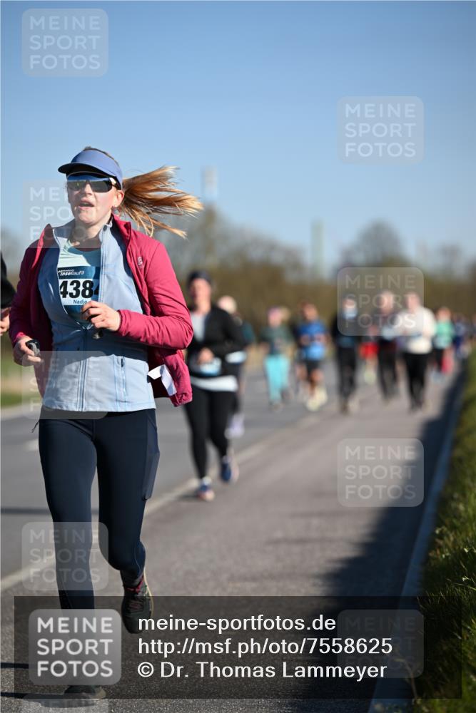 06.04.2025 - 44. Internationalen Wilhelmsburger Insellauf Dr. Thomas Lammeyer http://msf.ph/oto/7558625 06.04.2025 09:34:45 Laufen 438 meine-sportfotos.de
