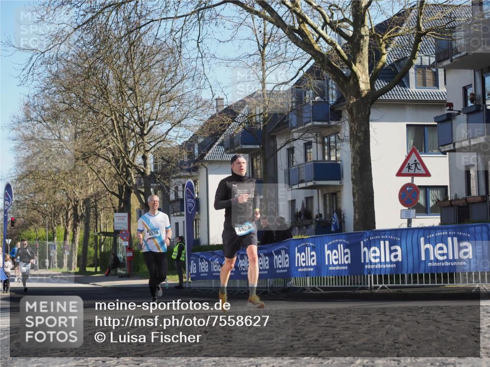 06.04.2025 - 44. Internationalen Wilhelmsburger Insellauf Luisa Fischer http://msf.ph/oto/7558627 06.04.2025 10:25:05 Ziel 4576, 4428 meine-sportfotos.de