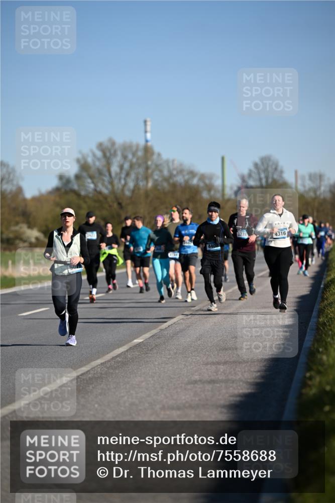 06.04.2025 - 44. Internationalen Wilhelmsburger Insellauf Dr. Thomas Lammeyer http://msf.ph/oto/7558688 06.04.2025 09:34:49 Laufen 3278, 4316 meine-sportfotos.de