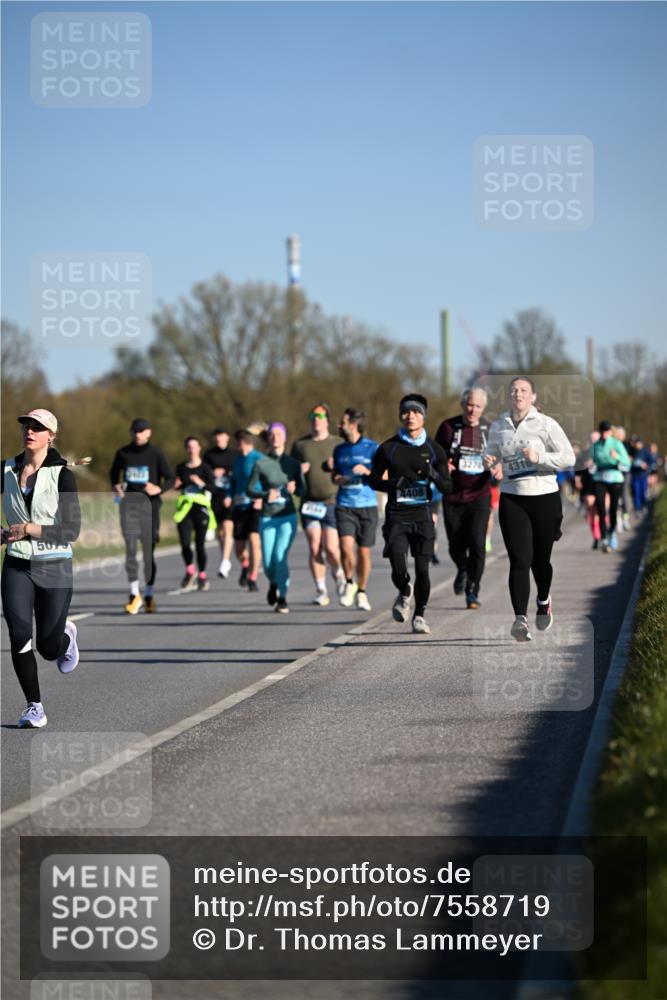 06.04.2025 - 44. Internationalen Wilhelmsburger Insellauf Dr. Thomas Lammeyer http://msf.ph/oto/7558719 06.04.2025 09:34:50 Laufen 4408, 3278, 4316 meine-sportfotos.de