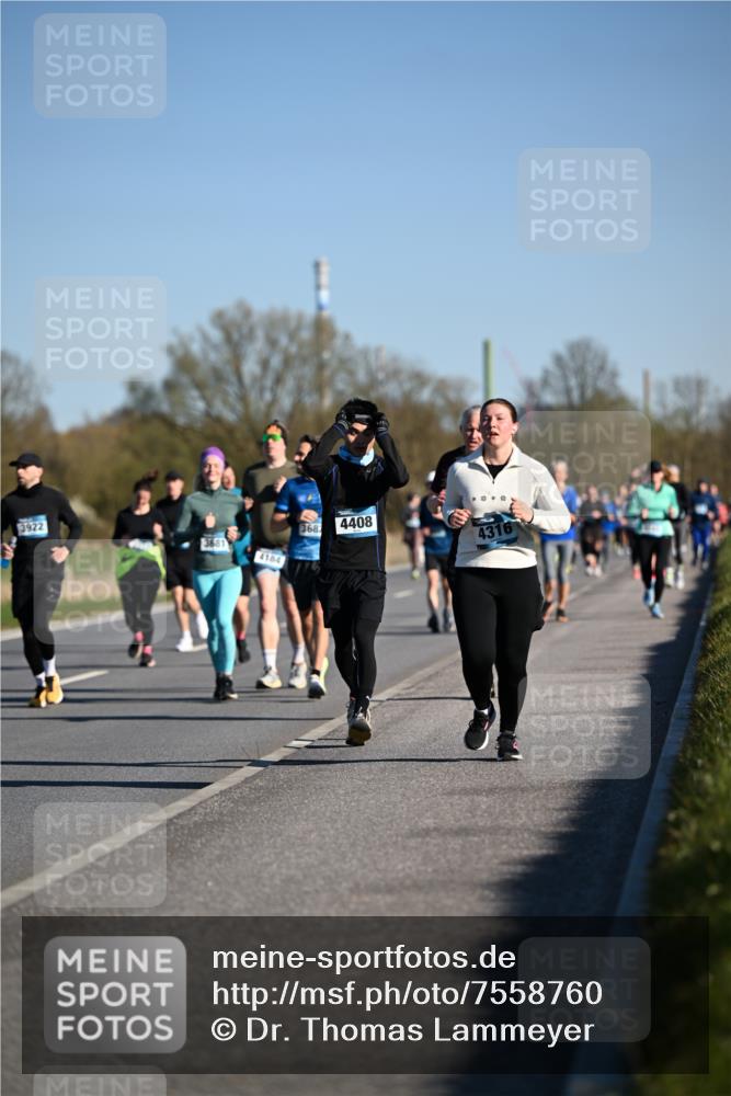 06.04.2025 - 44. Internationalen Wilhelmsburger Insellauf Dr. Thomas Lammeyer http://msf.ph/oto/7558760 06.04.2025 09:34:52 Laufen 3922, 3681, 4184, 368, 4408, 4316 meine-sportfotos.de