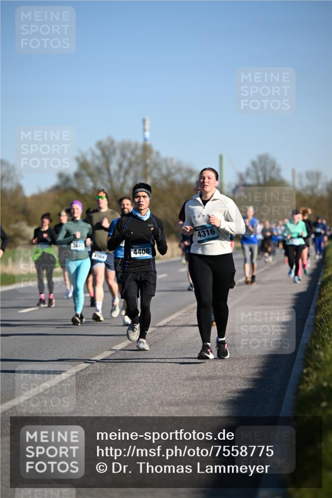 06.04.2025 - 44. Internationalen Wilhelmsburger Insellauf Dr. Thomas Lammeyer http://msf.ph/oto/7558775 06.04.2025 09:34:53 Laufen 3681, 4184, 4408, 4316 meine-sportfotos.de