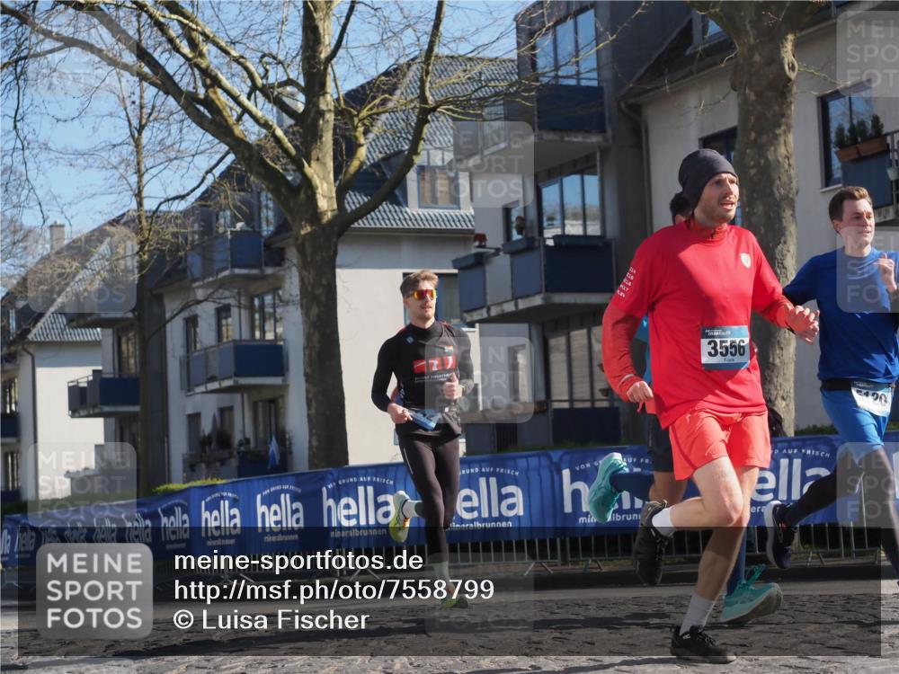 06.04.2025 - 44. Internationalen Wilhelmsburger Insellauf Luisa Fischer http://msf.ph/oto/7558799 06.04.2025 10:25:38 Ziel 15, 218, 3556, 420 meine-sportfotos.de