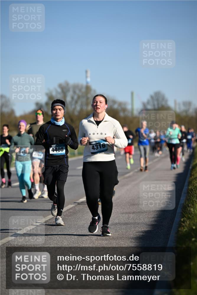 06.04.2025 - 44. Internationalen Wilhelmsburger Insellauf Dr. Thomas Lammeyer http://msf.ph/oto/7558819 06.04.2025 09:34:54 Laufen 4408, 4316 meine-sportfotos.de