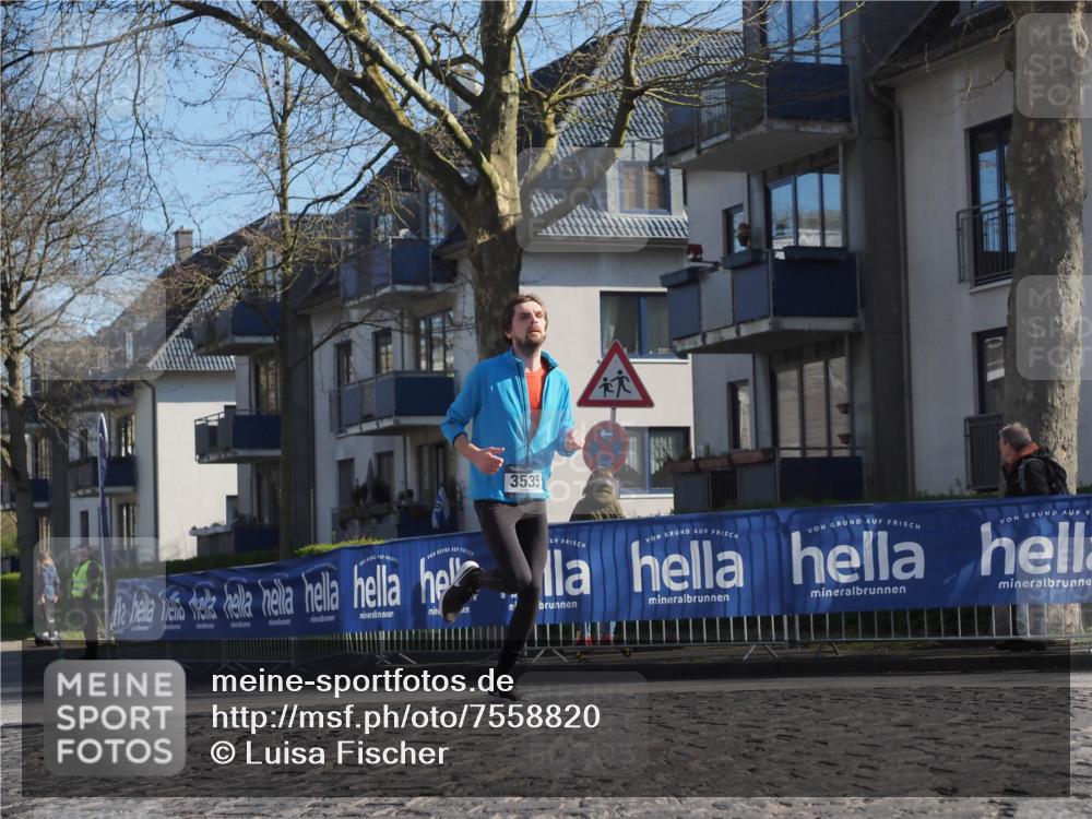 06.04.2025 - 44. Internationalen Wilhelmsburger Insellauf Luisa Fischer http://msf.ph/oto/7558820 06.04.2025 10:25:45 Ziel 3535 meine-sportfotos.de