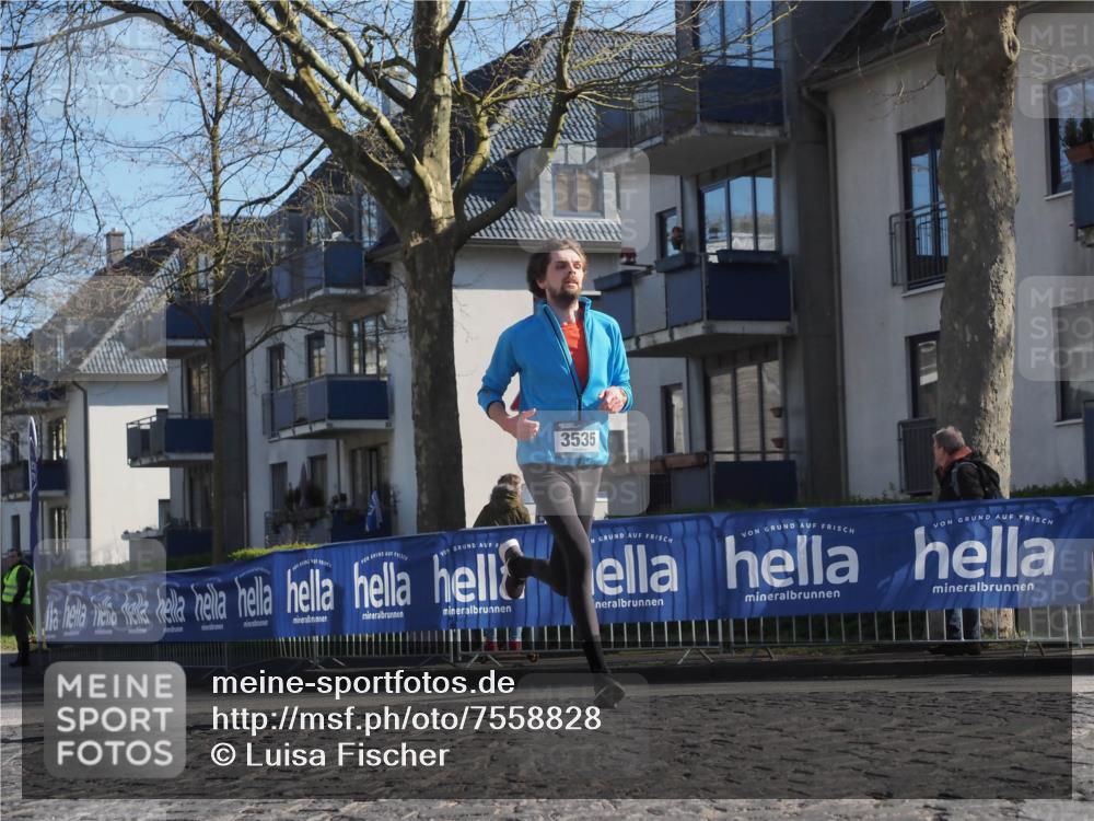 06.04.2025 - 44. Internationalen Wilhelmsburger Insellauf Luisa Fischer http://msf.ph/oto/7558828 06.04.2025 10:25:45 Ziel 3535 meine-sportfotos.de