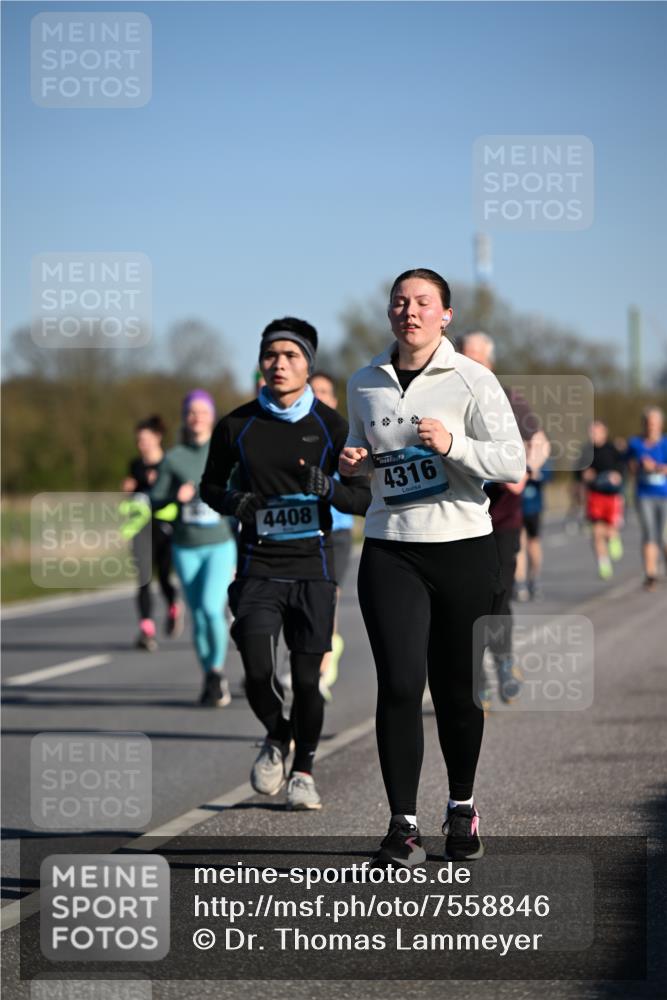 06.04.2025 - 44. Internationalen Wilhelmsburger Insellauf Dr. Thomas Lammeyer http://msf.ph/oto/7558846 06.04.2025 09:34:55 Laufen 4408, 4316 meine-sportfotos.de