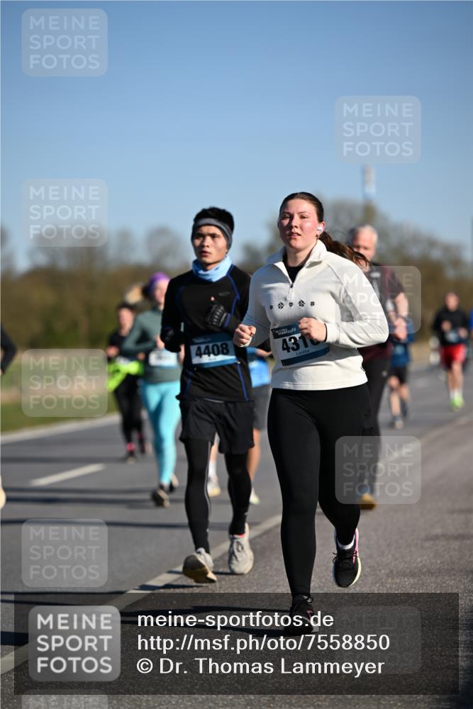 06.04.2025 - 44. Internationalen Wilhelmsburger Insellauf Dr. Thomas Lammeyer http://msf.ph/oto/7558850 06.04.2025 09:34:55 Laufen 4408, 431 meine-sportfotos.de