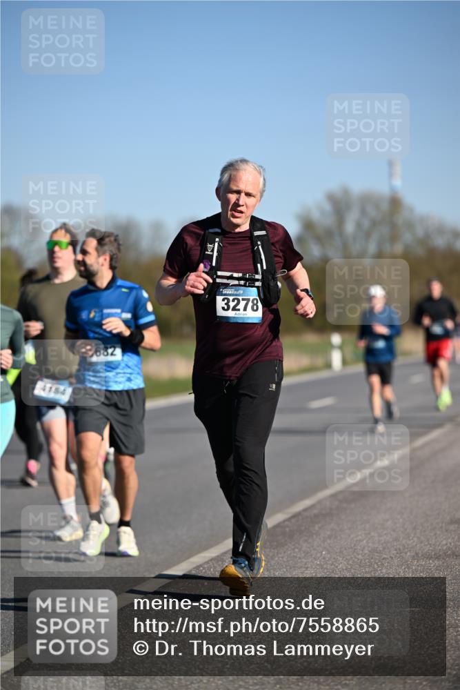 06.04.2025 - 44. Internationalen Wilhelmsburger Insellauf Dr. Thomas Lammeyer http://msf.ph/oto/7558865 06.04.2025 09:34:57 Laufen 4184, 9682, 3278 meine-sportfotos.de
